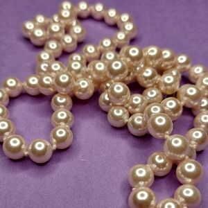 Elegant Pearl Necklace